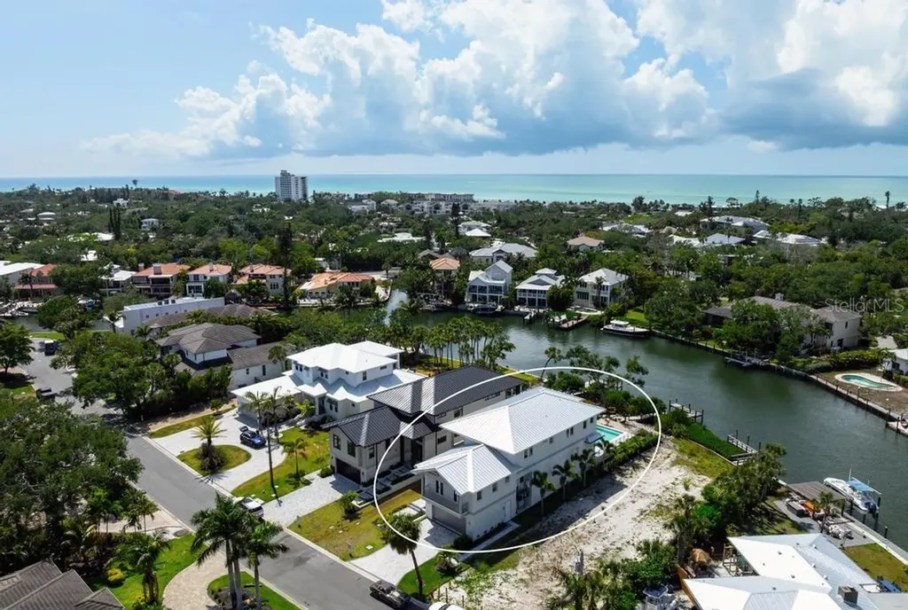 527 Venice Lane Sarasota FL 34242