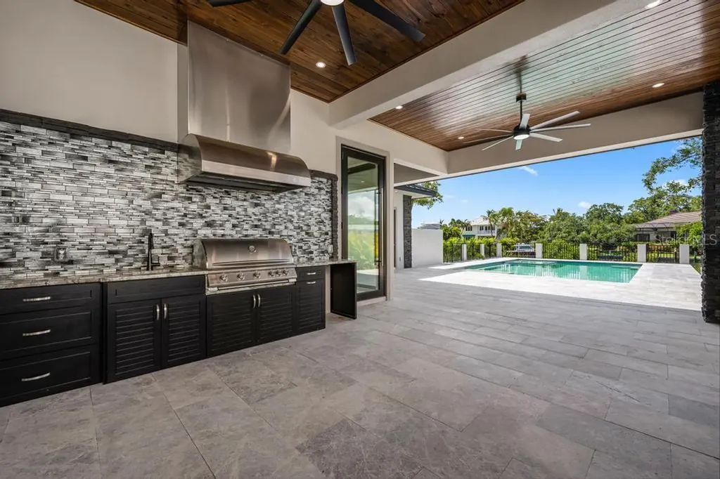 527 Venice Lane Sarasota FL 34242