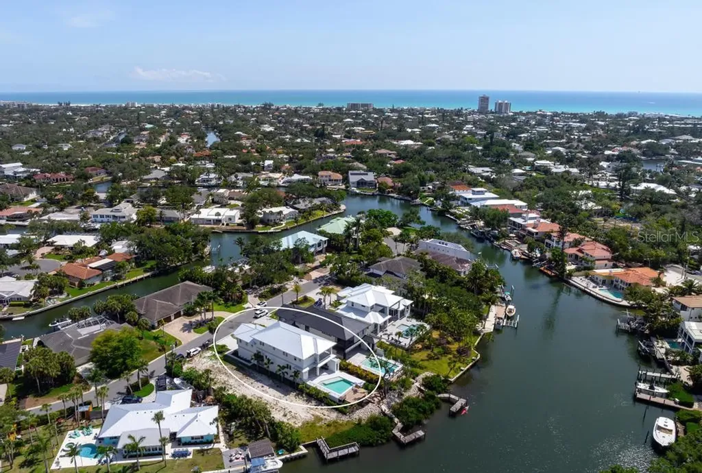 527 Venice Lane Sarasota FL 34242