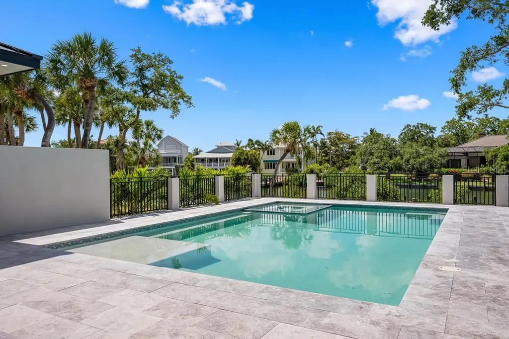 527 Venice Lane Sarasota FL 34242