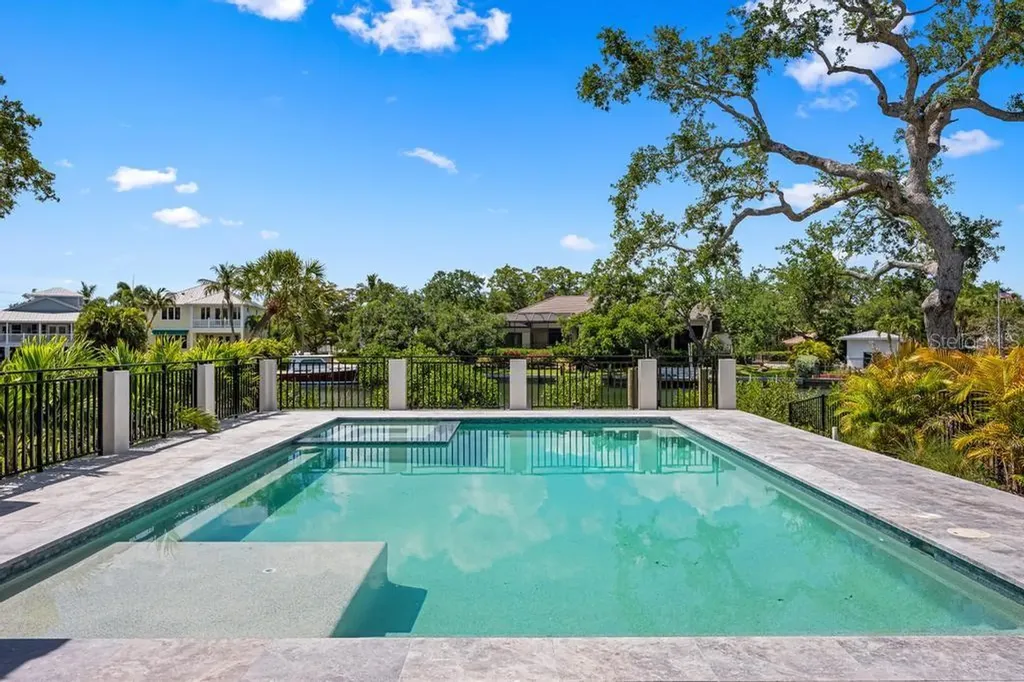 527 Venice Lane Sarasota FL 34242