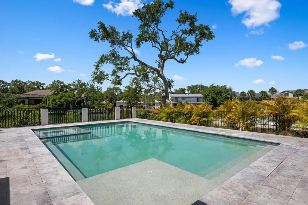 527 Venice Lane Sarasota FL 34242