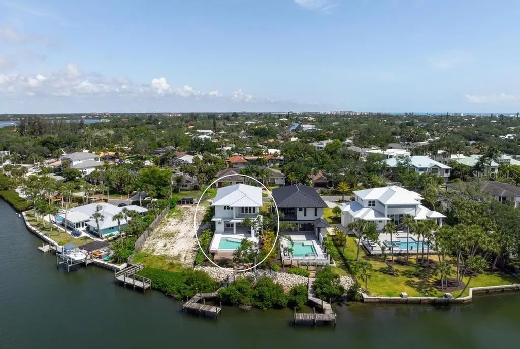 527 Venice Lane Sarasota FL 34242