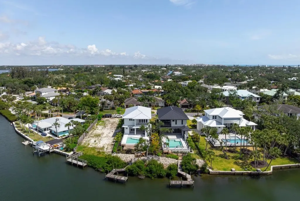 527 Venice Lane Sarasota FL 34242