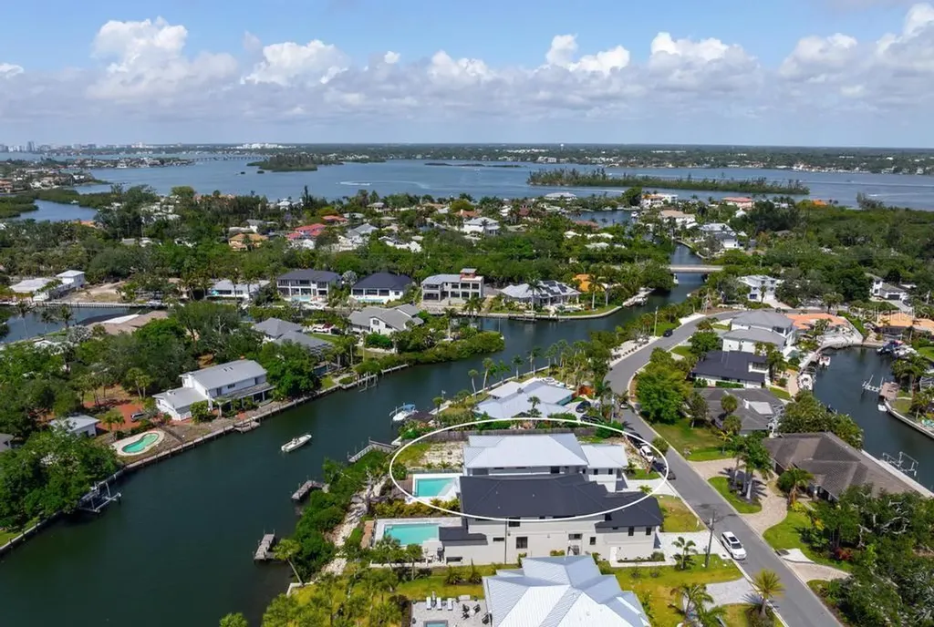 527 Venice Lane Sarasota FL 34242