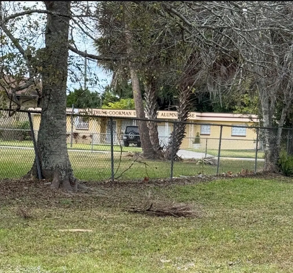 555 Oak Street Daytona Beach FL 32114