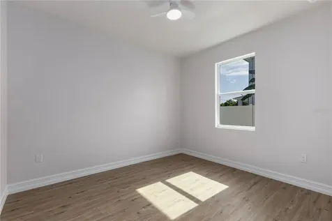 521 NW 5th Street Cape Coral FL 33993