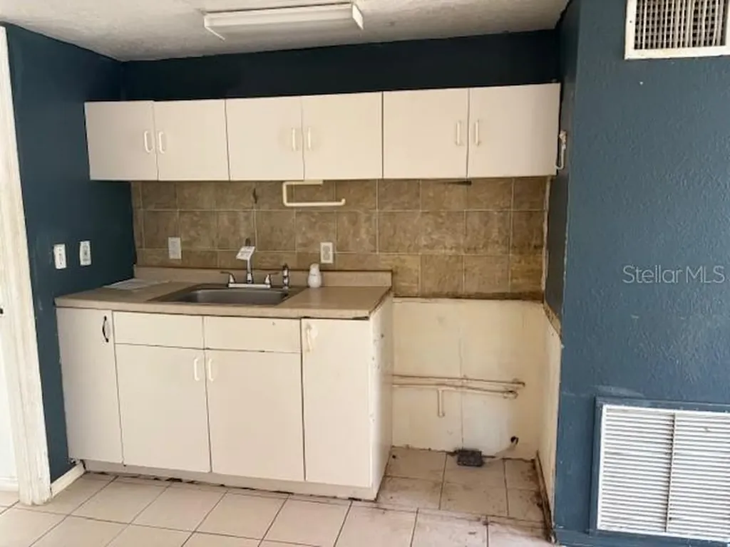 1672 10th Street Sarasota FL 34236