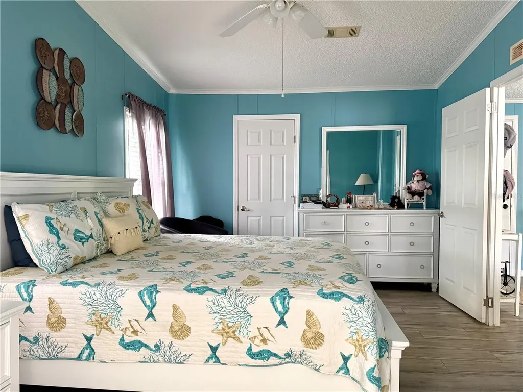 221 N Saint George Circle Apollo Beach FL 33572