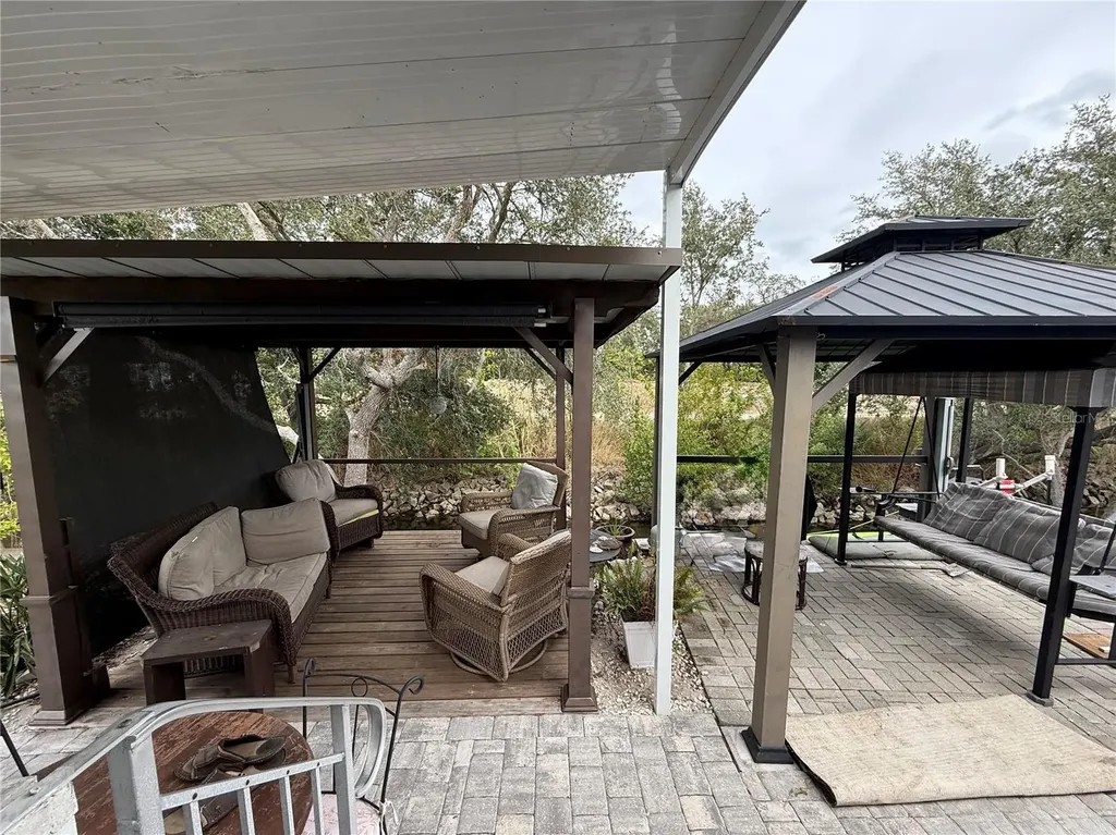 221 N Saint George Circle Apollo Beach FL 33572