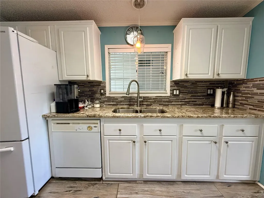 221 N Saint George Circle Apollo Beach FL 33572