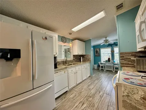 221 N Saint George Circle Apollo Beach FL 33572