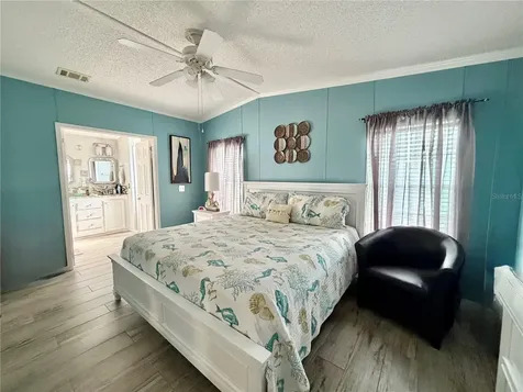 221 N Saint George Circle Apollo Beach FL 33572