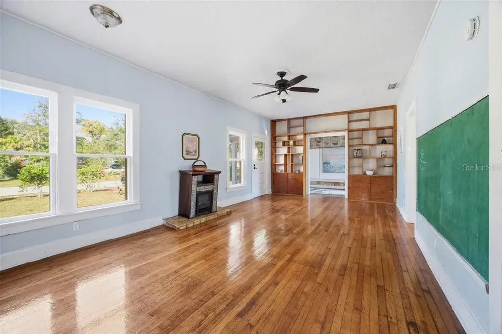 742 Hibiscus Avenue Lake Wales FL 33853