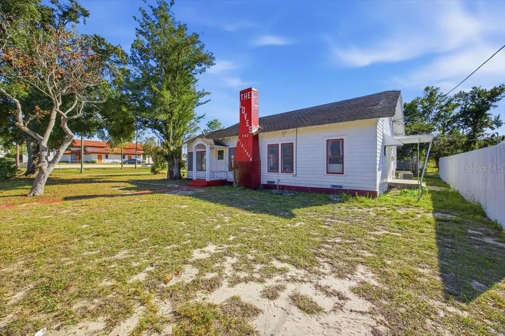 742 Hibiscus Avenue Lake Wales FL 33853
