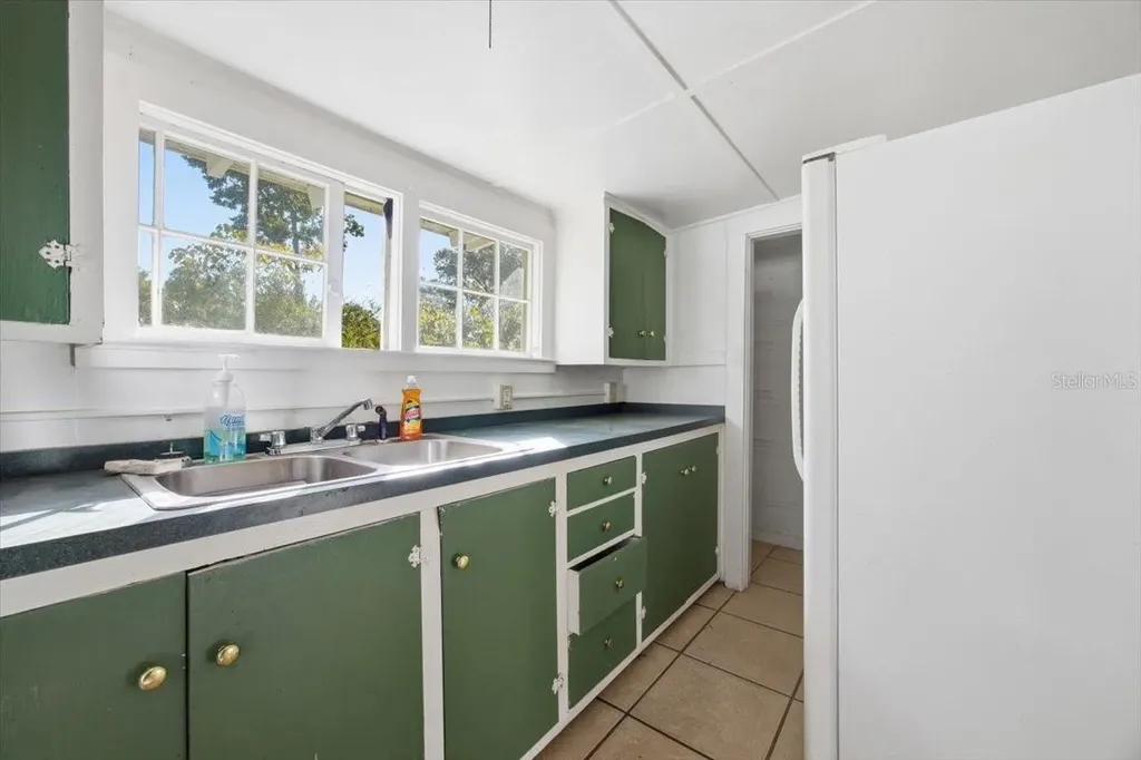 742 Hibiscus Avenue Lake Wales FL 33853