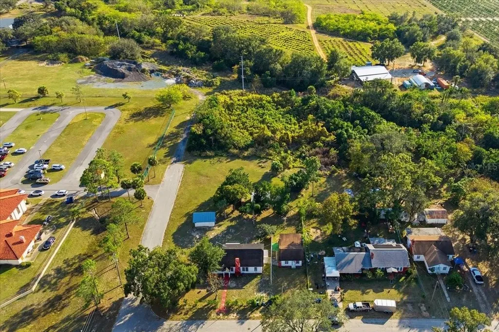 742 Hibiscus Avenue Lake Wales FL 33853