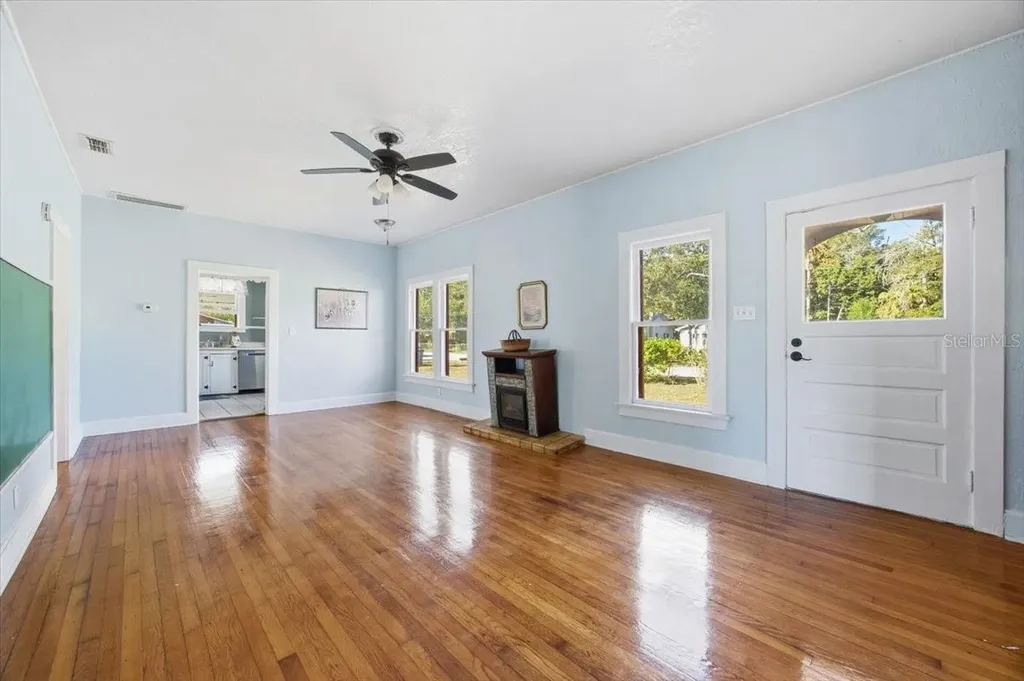 742 Hibiscus Avenue Lake Wales FL 33853