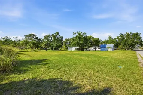 742 Hibiscus Avenue Lake Wales FL 33853