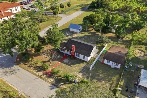 742 Hibiscus Avenue Lake Wales FL 33853