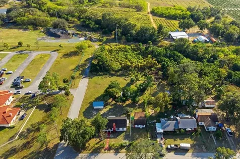 742 Hibiscus Avenue Lake Wales FL 33853
