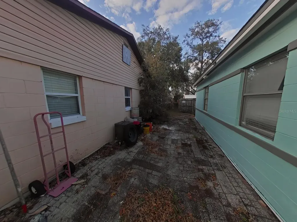 709 Alton Avenue Orlando FL 32804