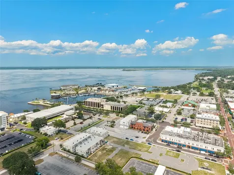 288 N Oak Avenue Sanford FL 32771