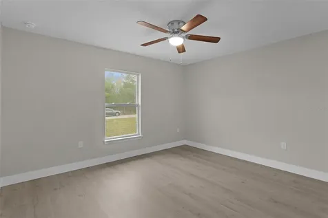 118 Malauka Loop Ocklawaha FL 32179