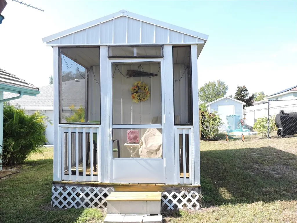 817 Wildabon Avenue Lake Wales FL 33853