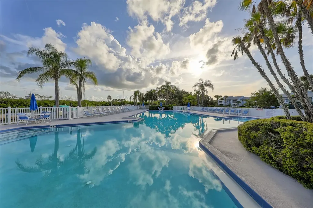 11450 Harbor Way Largo FL 33774