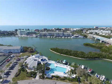 11450 Harbor Way Largo FL 33774