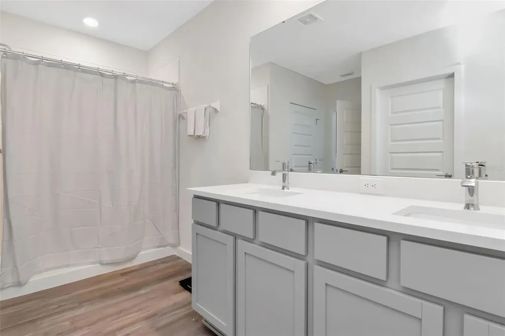 9744 Crescent Ray Drive Wesley Chapel FL 33545