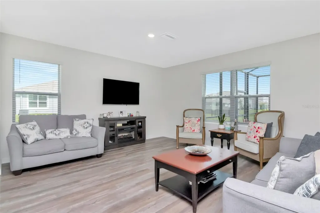 9744 Crescent Ray Drive Wesley Chapel FL 33545