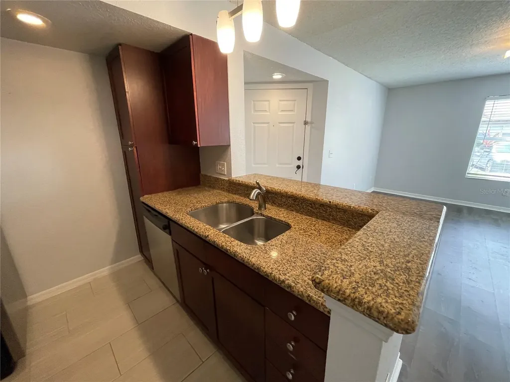 5128 Conroy Road Orlando FL 32811