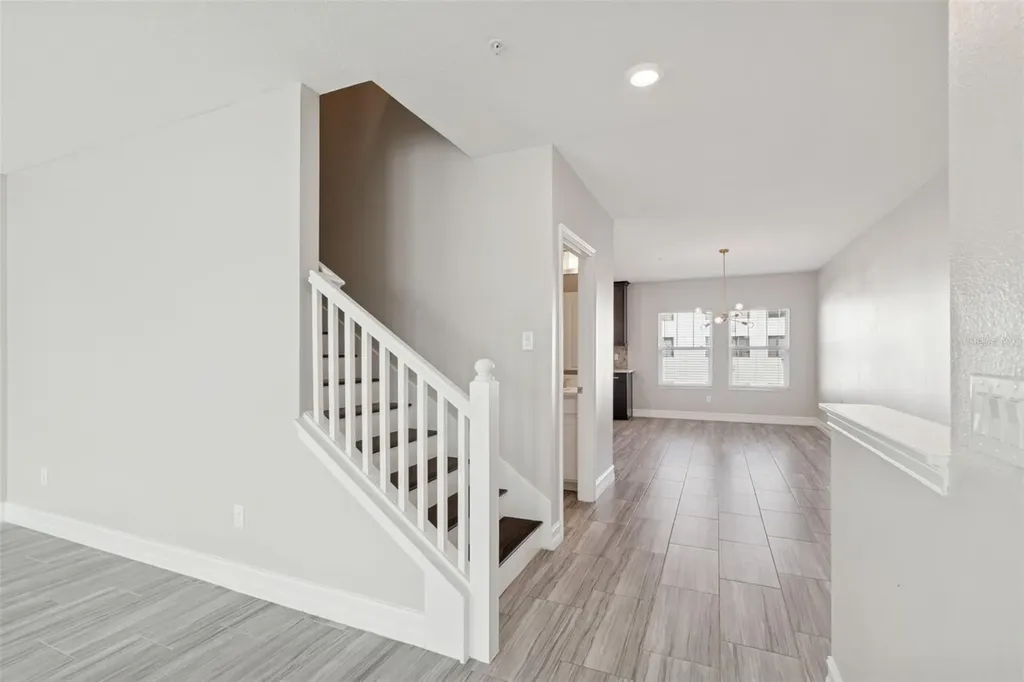 4921 W Paul Avenue Tampa FL 33611