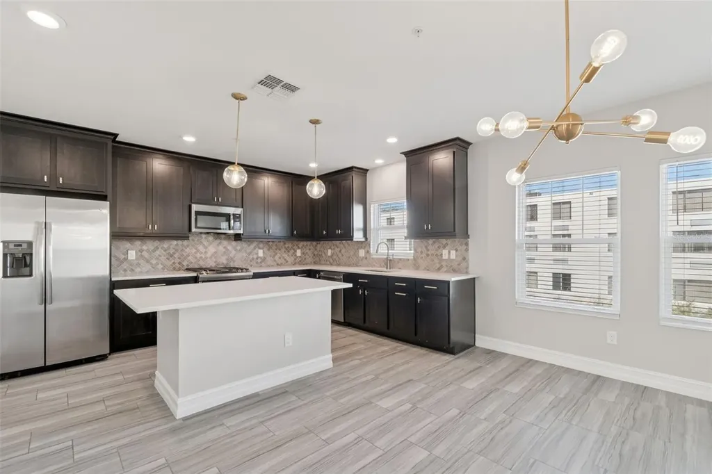 4921 W Paul Avenue Tampa FL 33611