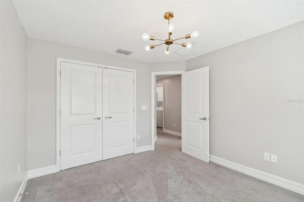 4921 W Paul Avenue Tampa FL 33611