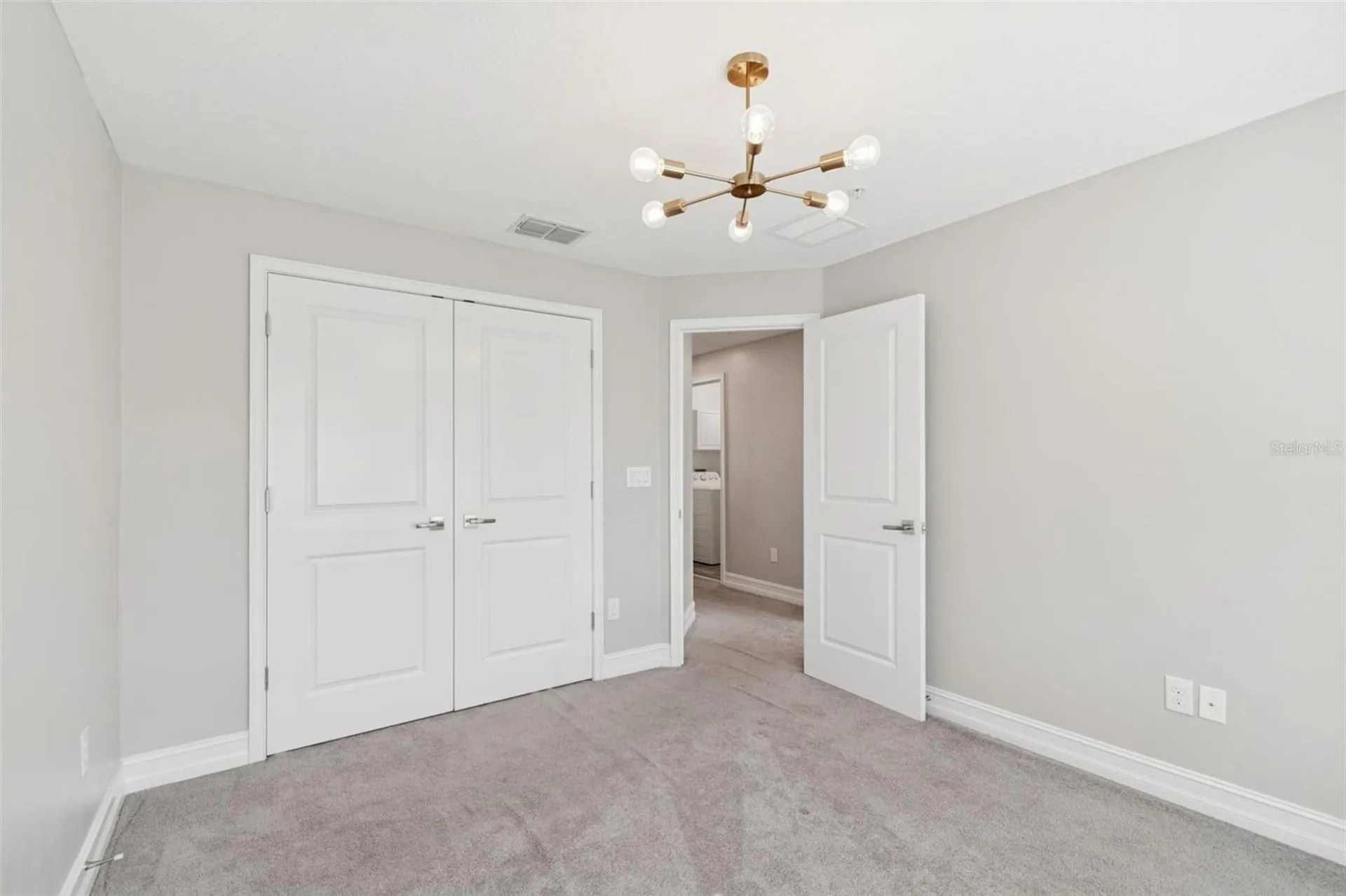 4921 W Paul Avenue Tampa FL 33611