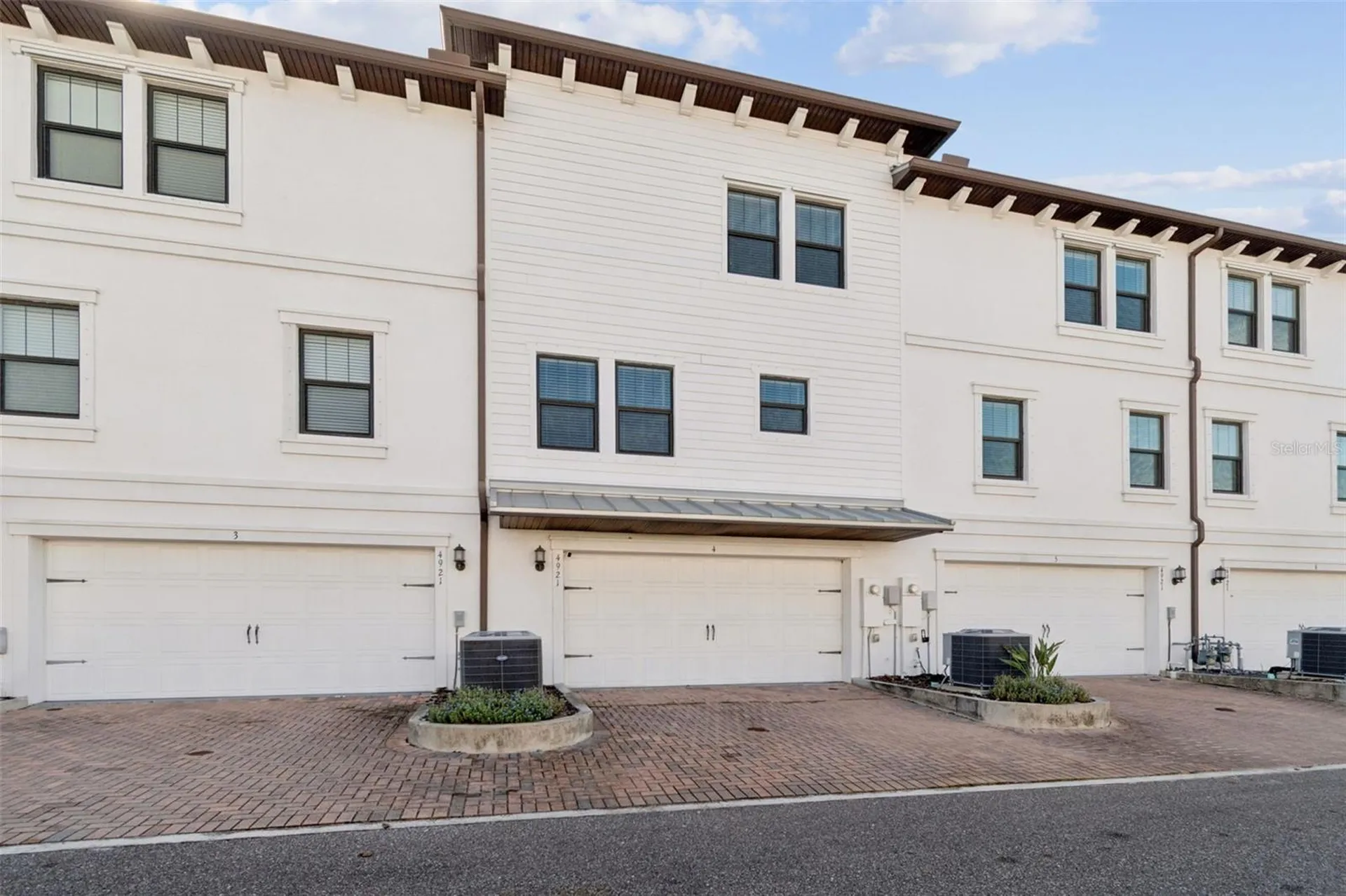 4921 W Paul Avenue Tampa FL 33611
