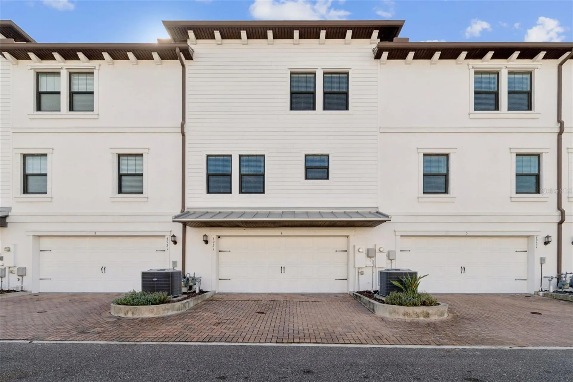 4921 W Paul Avenue Tampa FL 33611
