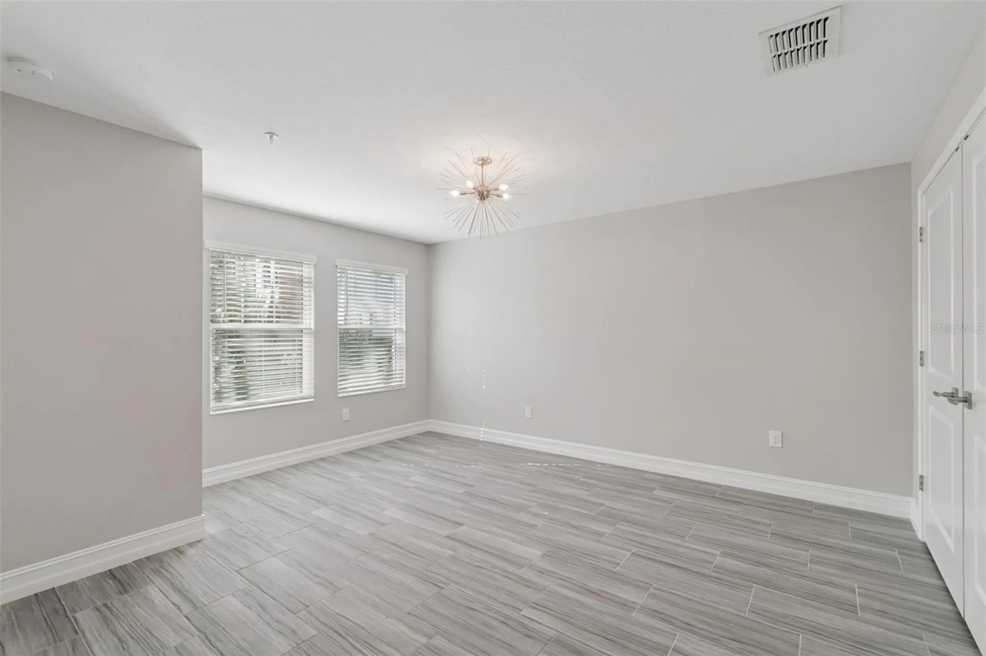 4921 W Paul Avenue Tampa FL 33611