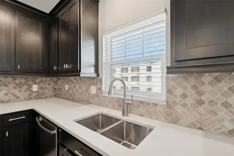 4921 W Paul Avenue Tampa FL 33611