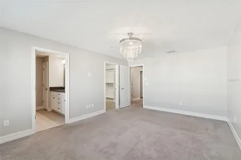 4921 W Paul Avenue Tampa FL 33611