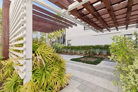 4921 W Paul Avenue Tampa FL 33611