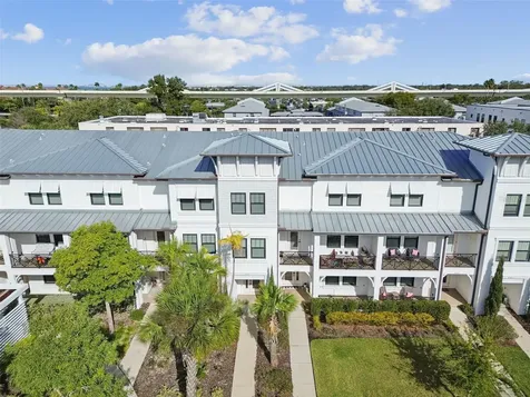 4921 W Paul Avenue Tampa FL 33611