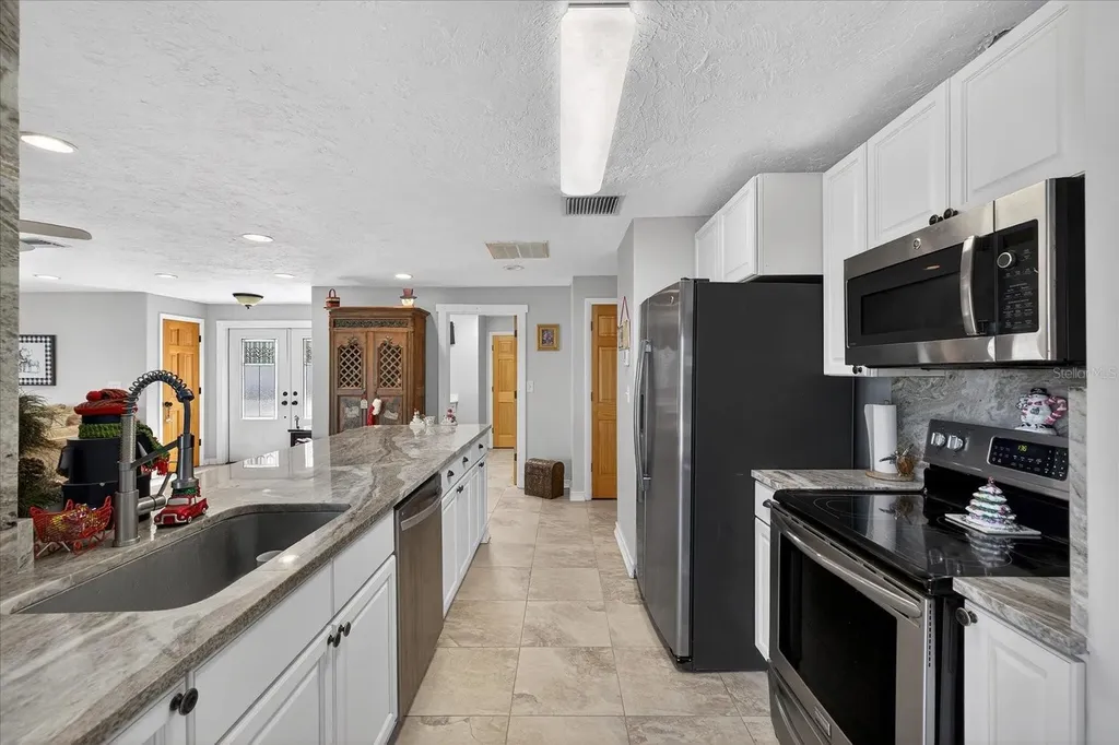 853 Seacrest Drive Largo FL 33771