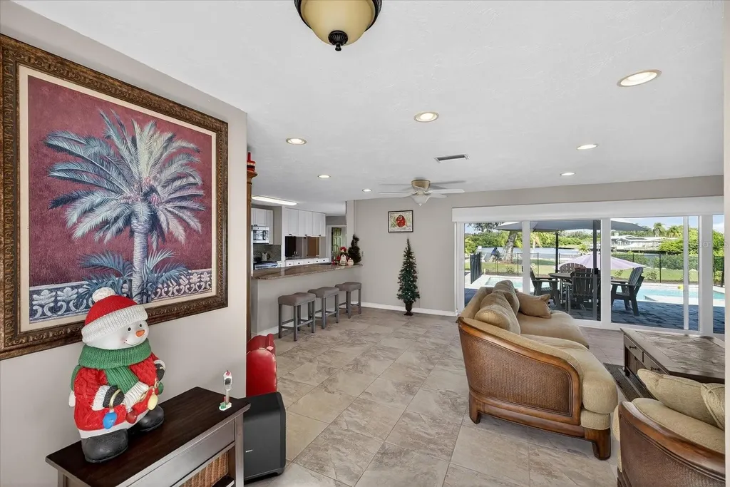 853 Seacrest Drive Largo FL 33771