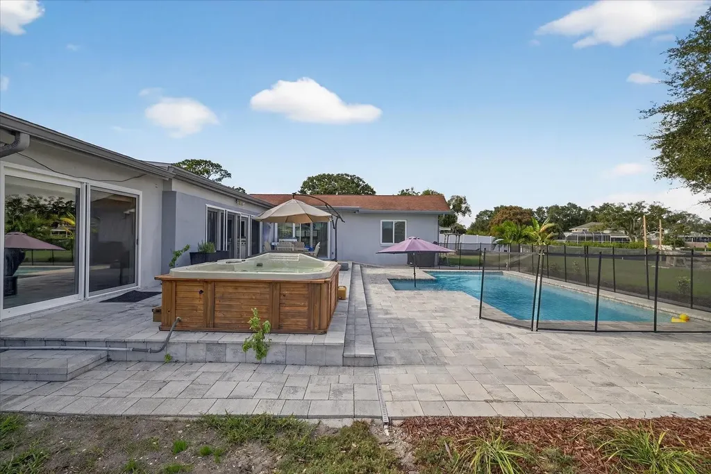 853 Seacrest Drive Largo FL 33771