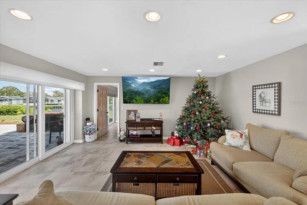 853 Seacrest Drive Largo FL 33771