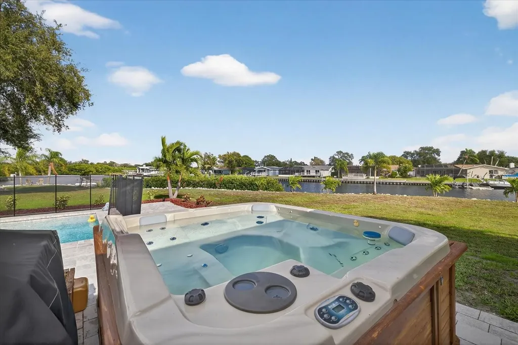 853 Seacrest Drive Largo FL 33771